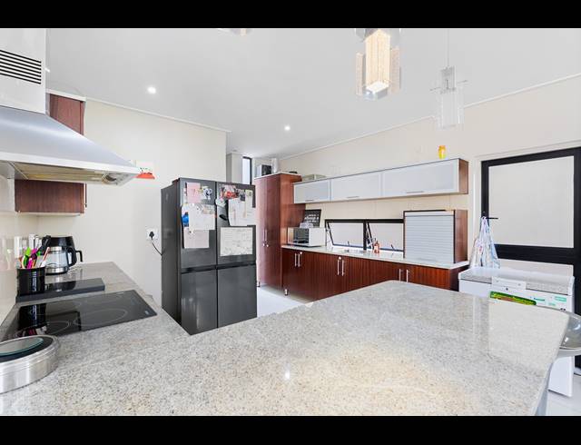 3 BEDROOM TOWNHOUSE FOR SALE IN BRYANSTON